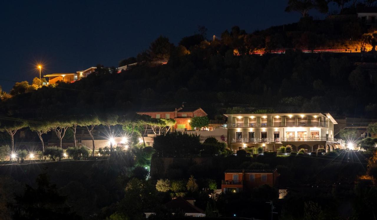 Villa Lea Imperia Exterior foto